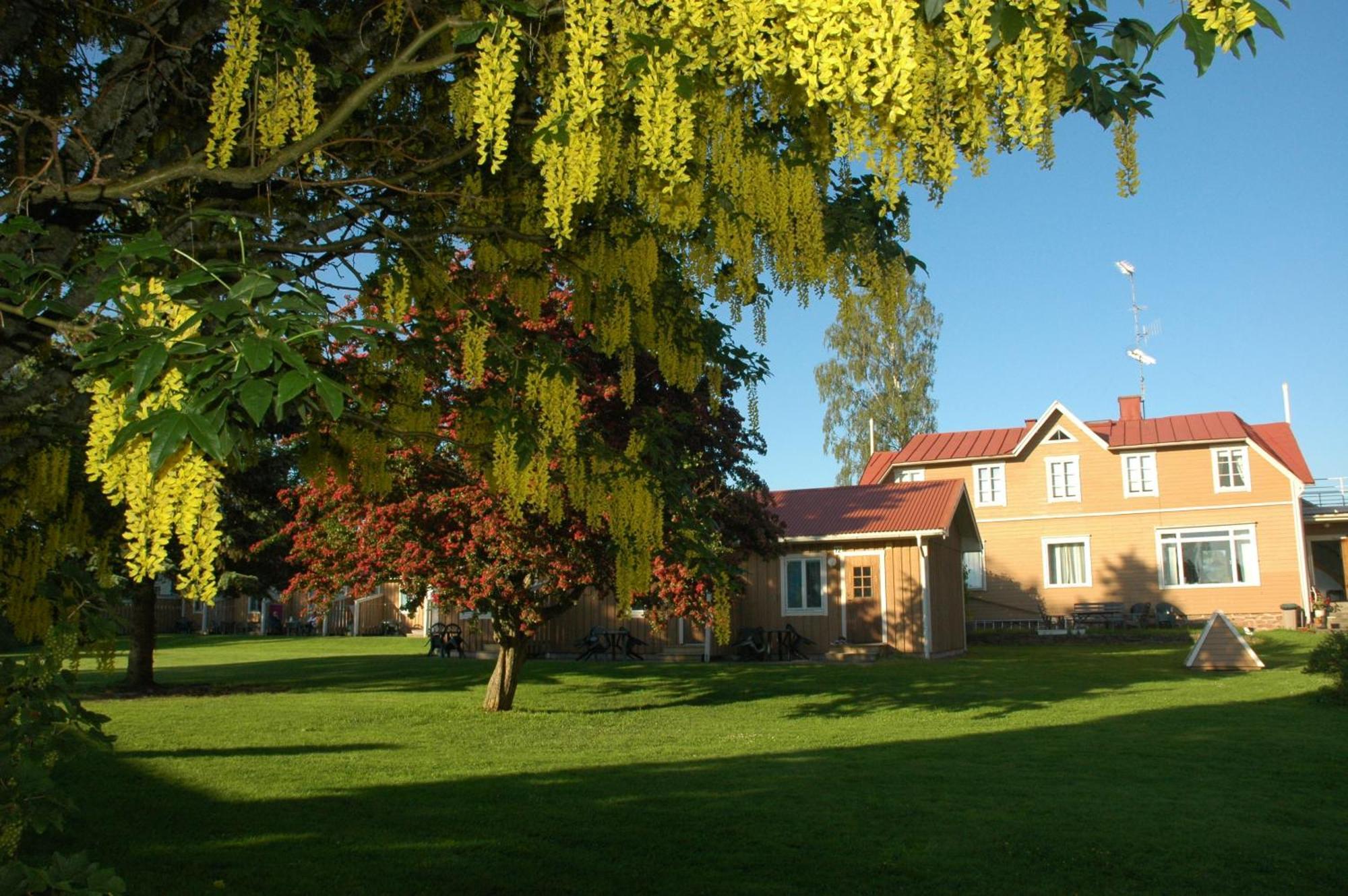 Gaestgard Christiansund Hotel Eckero Exterior photo